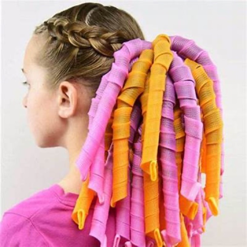 Curlformers Spiral set of 40, 2 hooks with extenders and satin bag. Used once.
